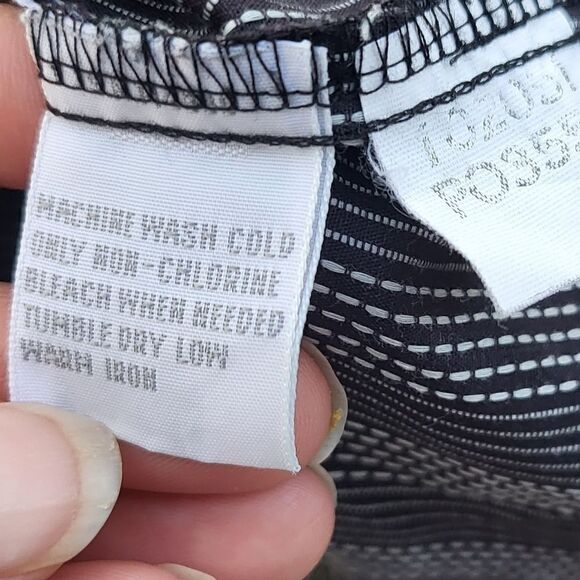 Foxcroft black button down shirt with striped dotted print size 10 - Picture 4 of 9